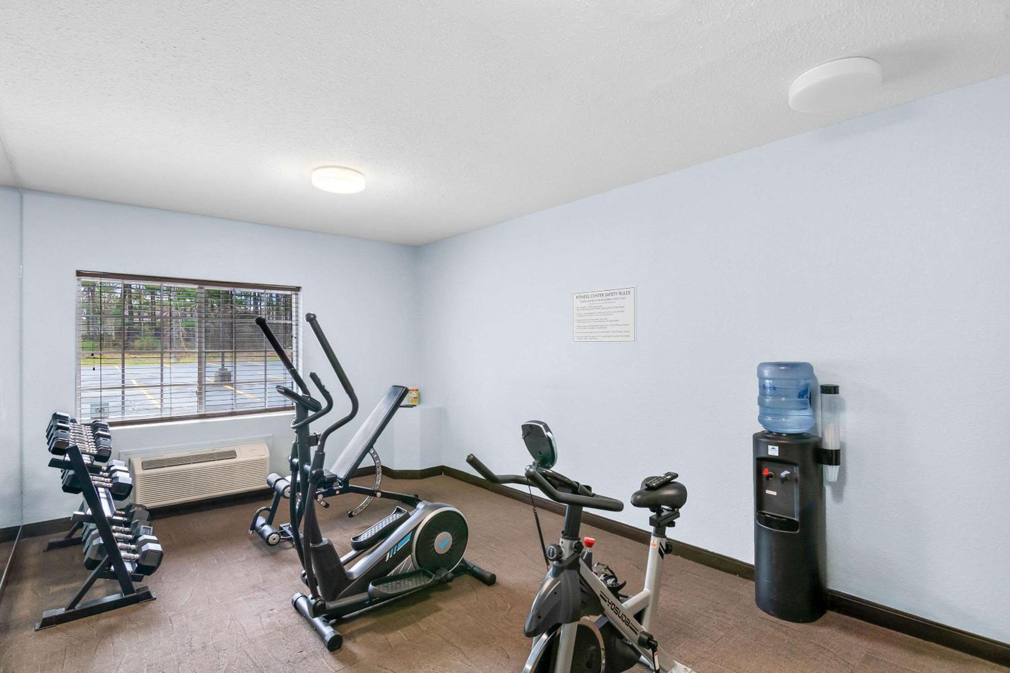 Quality Inn Куинсбери Экстерьер фото