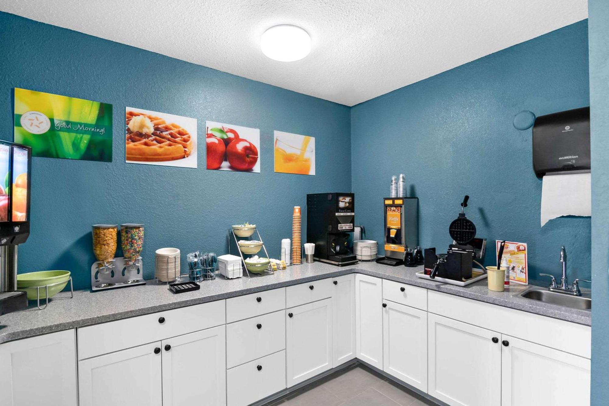 Quality Inn Куинсбери Экстерьер фото