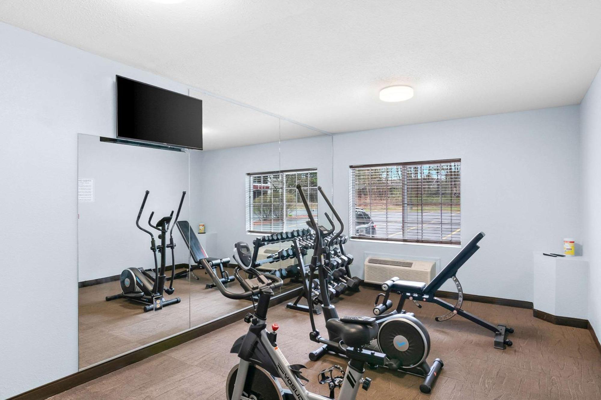 Quality Inn Куинсбери Экстерьер фото
