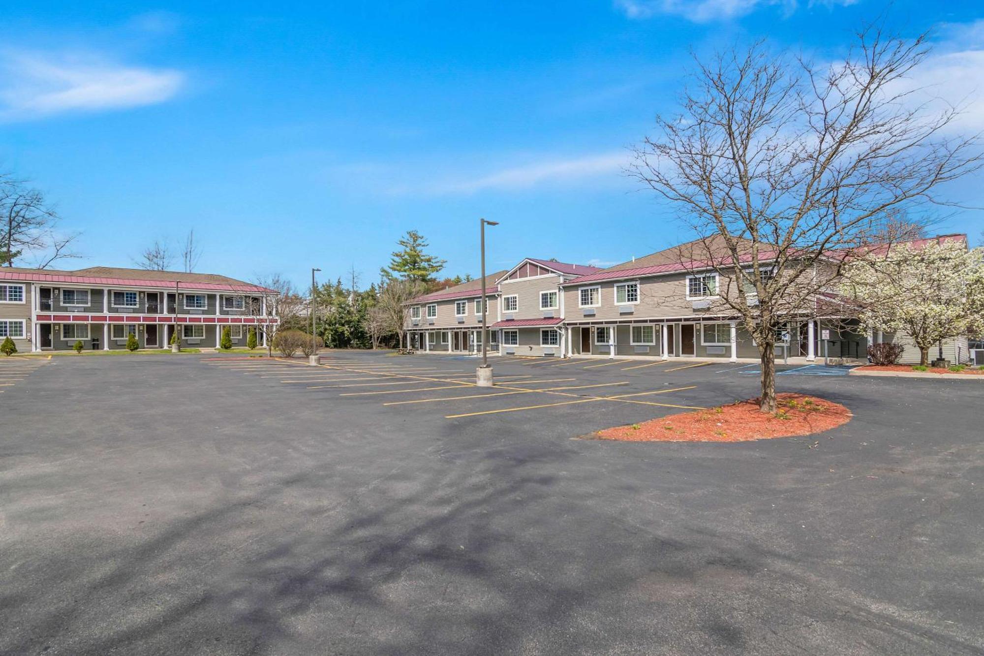 Quality Inn Куинсбери Экстерьер фото