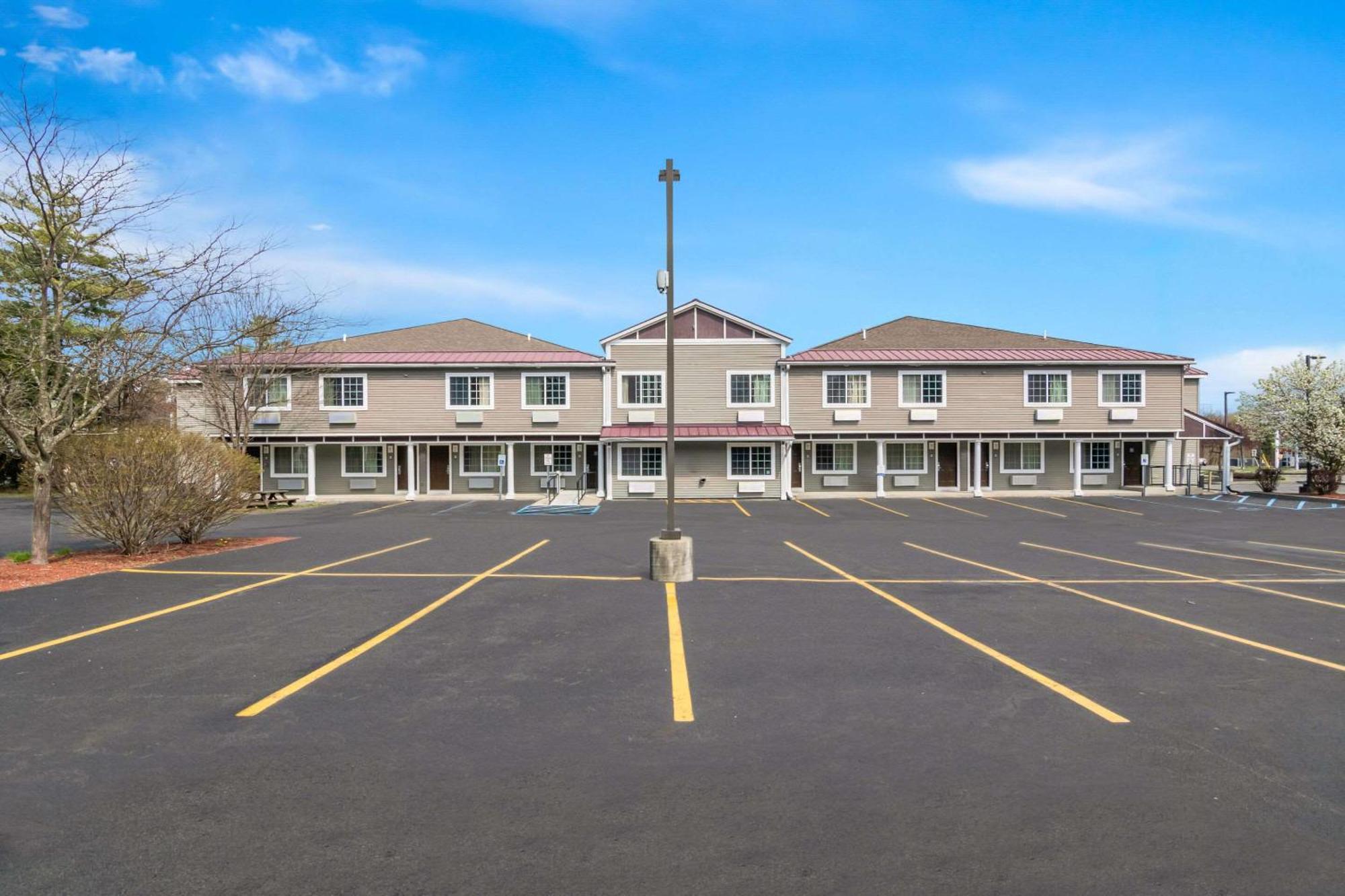 Quality Inn Куинсбери Экстерьер фото