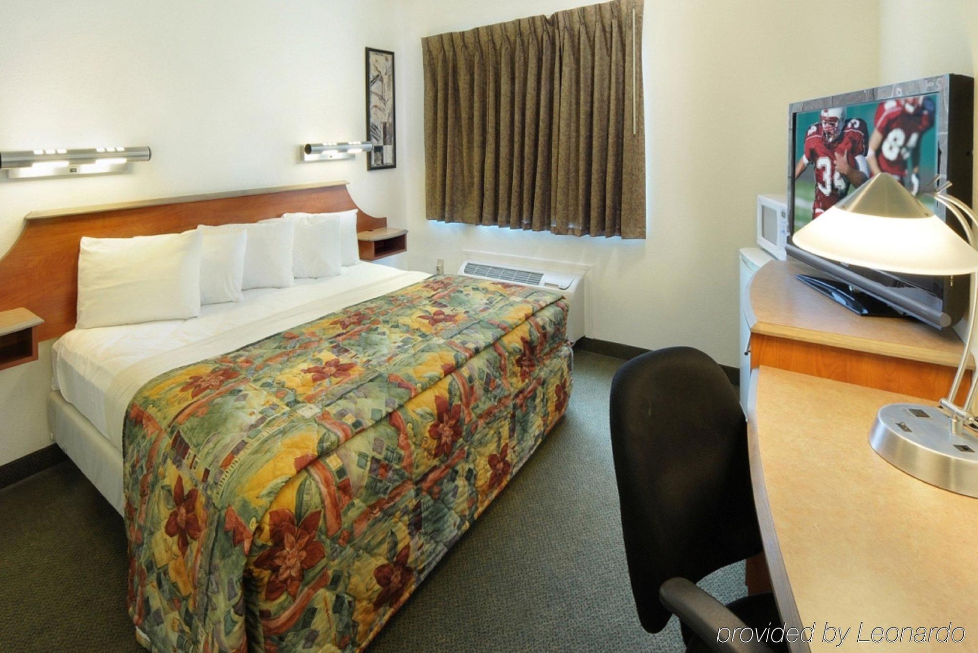 Quality Inn Куинсбери Номер фото