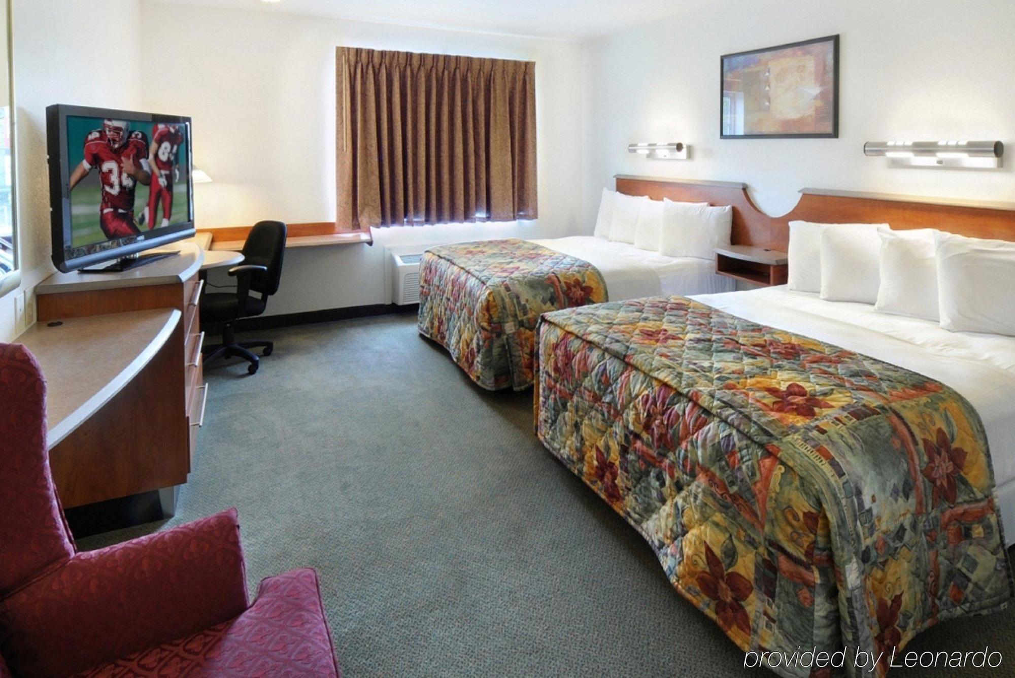 Quality Inn Куинсбери Номер фото
